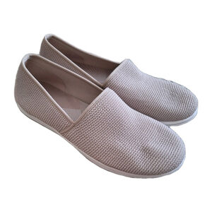 12W Clarks Women's Light Beige Slip-On Flats